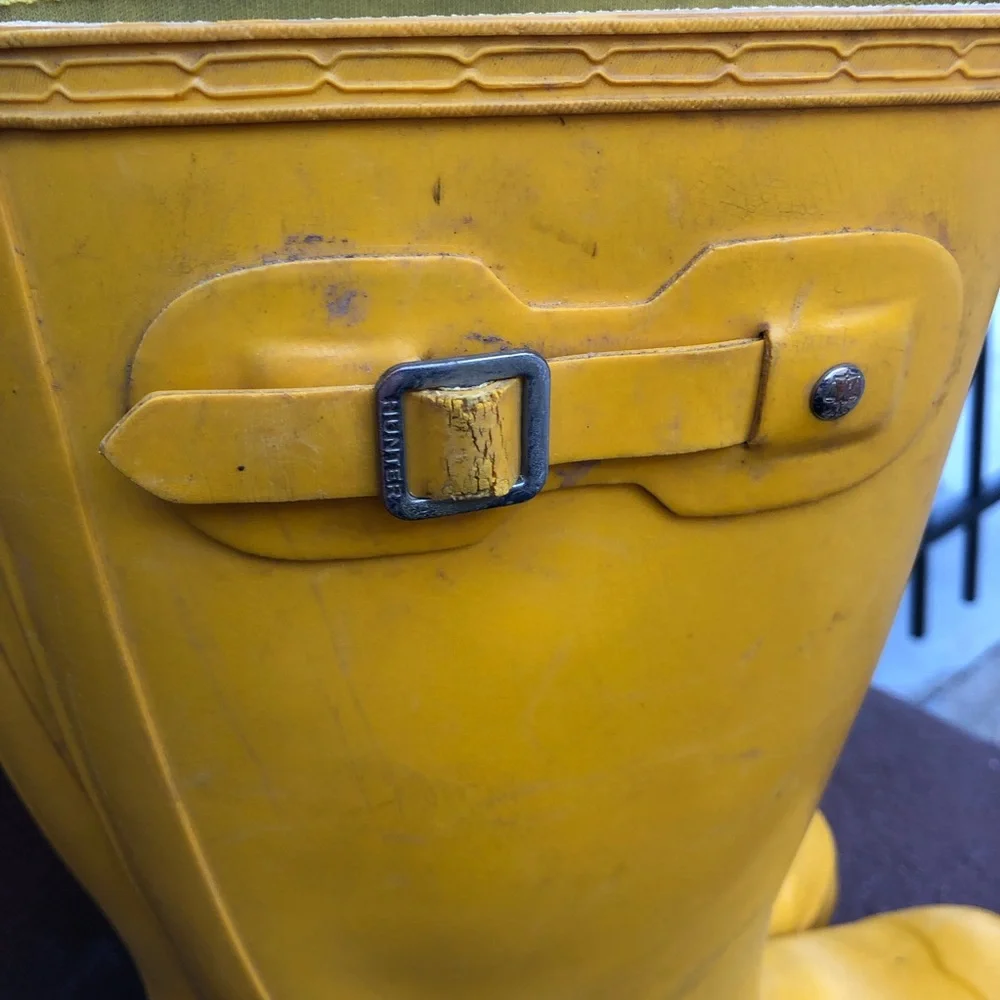 Hunter Original Kids Gloss Boots Size 5 Yellow Tall Pull On Chore Farm Work Rain